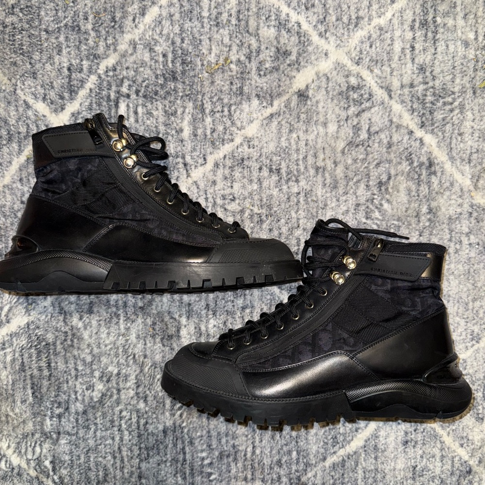 Dior Black Sneakers Sleek Minimalist Design - Picture 7 of 8